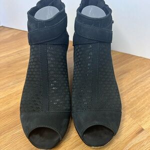 Women’s Earth Leros Gaia Black Suede Leather Size 9 Open-toe Heels